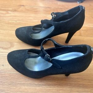 Elegant Black Guess T-Strap Heels